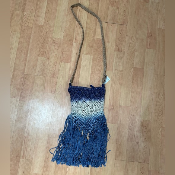 Ombré Crocheted Crossbody Bag with Fringe - Picture 2 of 8